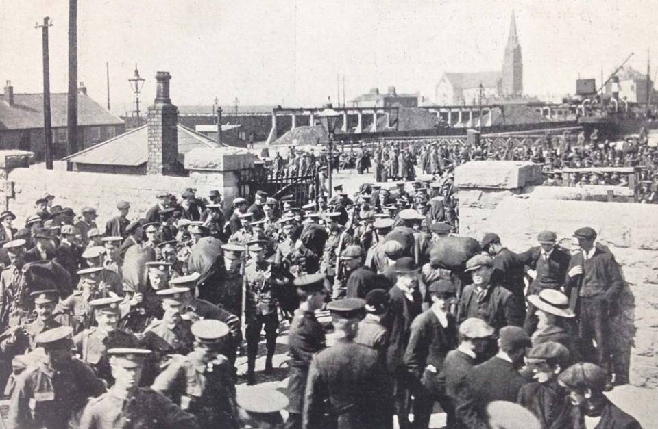 Troops at Spencer Dock 1914